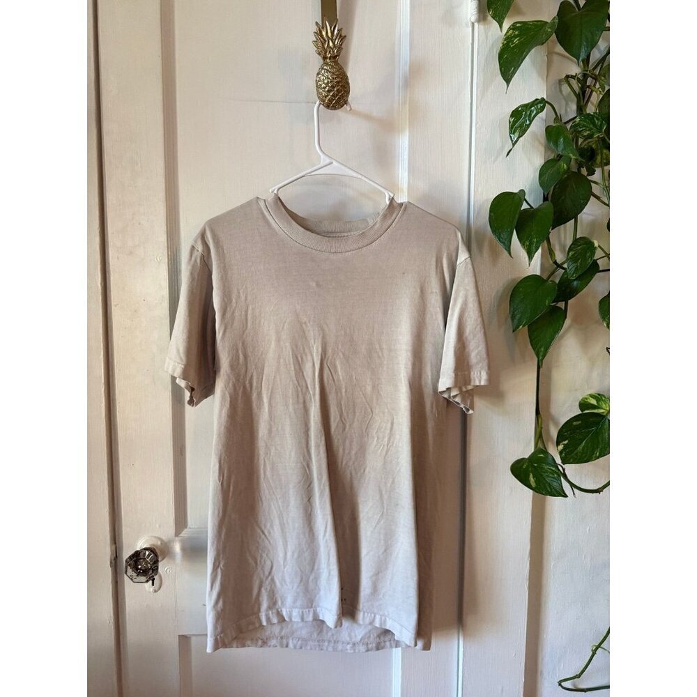 Kirkland Signature men’s size medium white shirt